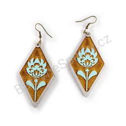 Dřevěné visací lidové náušnice - Flower of Tradition (kosočtvercové), tyrkysové