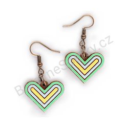 Dřevěné handmade srdíčkové náušnice - Geometric Love (zelené)
