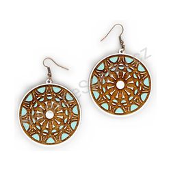 Dřevěné handmade mandala náušnice - Radiant Orbit (bílo tyrkysové)